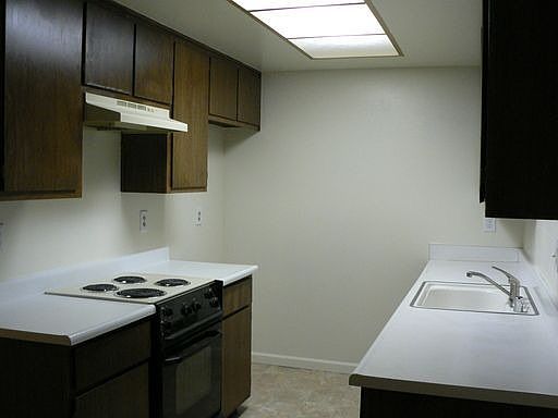 2nd image of 8913 Montoya St