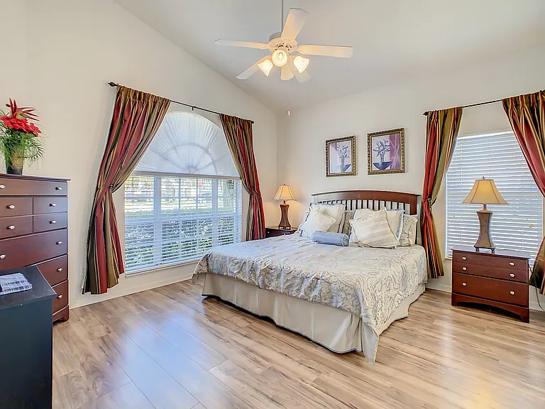 16724 Rolling Green Dr — Photo 40