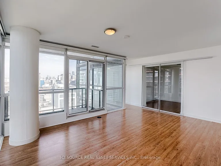 290 Adelaide St W #1504 — Photo 3