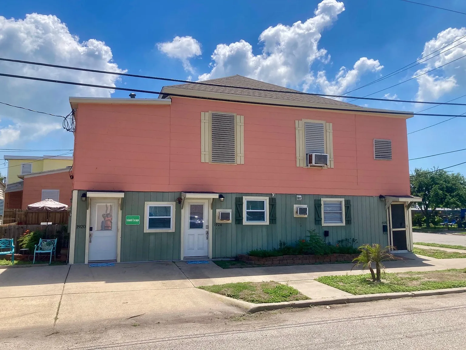 2 bed, 1.0 bath, $1,500 — Photo 1