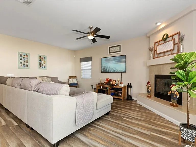 13558 Deluvina Ct — Photo 11