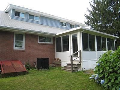 2nd image of 905 Crestview Dr