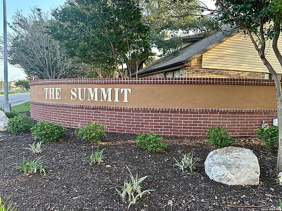 5th image of 1147 SUMMIT CREST
