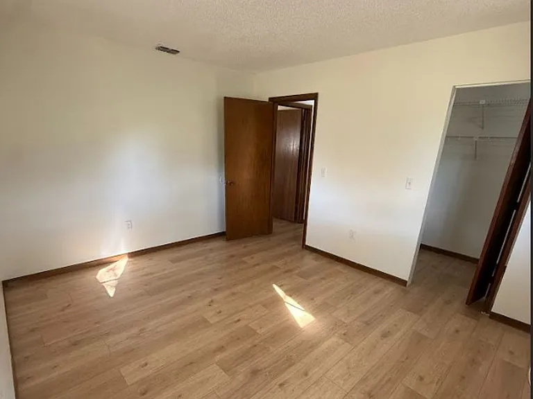 10081 SW 95th Ave — Photo 10