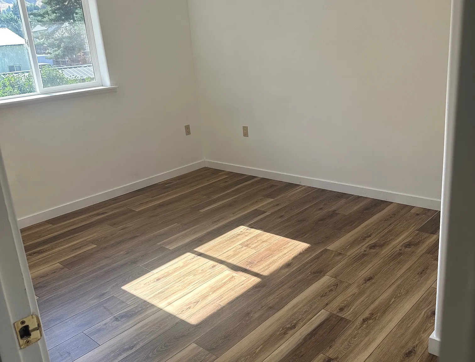 3 bed, 1894 sqft, $1,900 — Photo 2