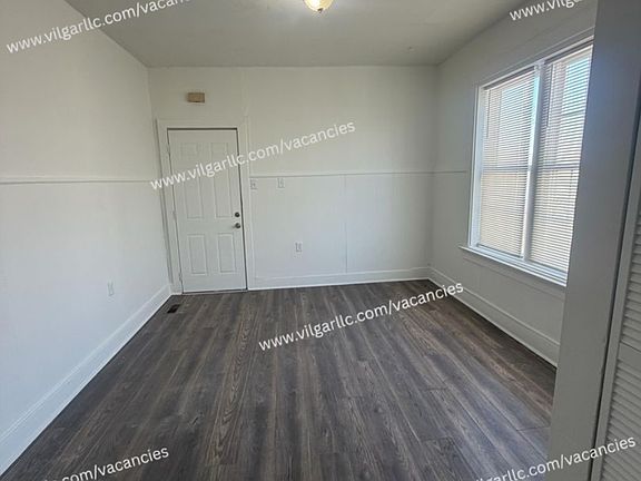 4th image of 4715 Melville Ave APT 2R
