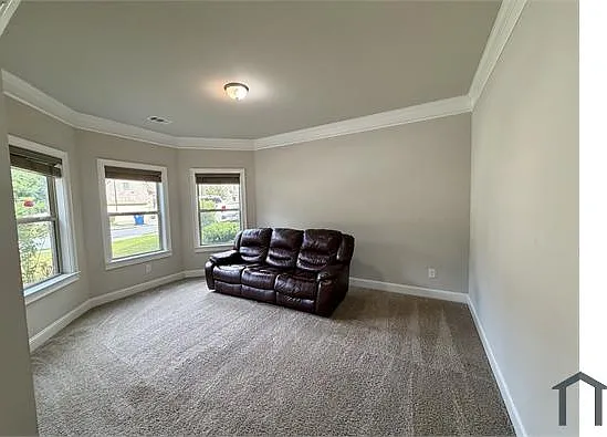 235 Sanctuary Dr — Photo 4