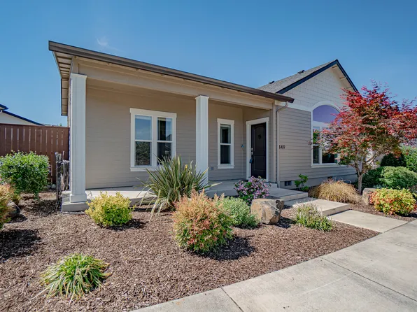 449 S Haskell St, Central Point, OR 97502