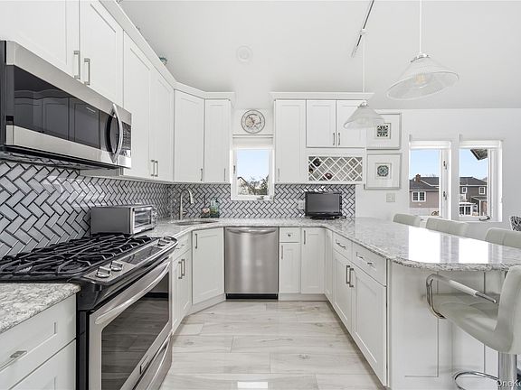 5th image of 233 Arthur Street