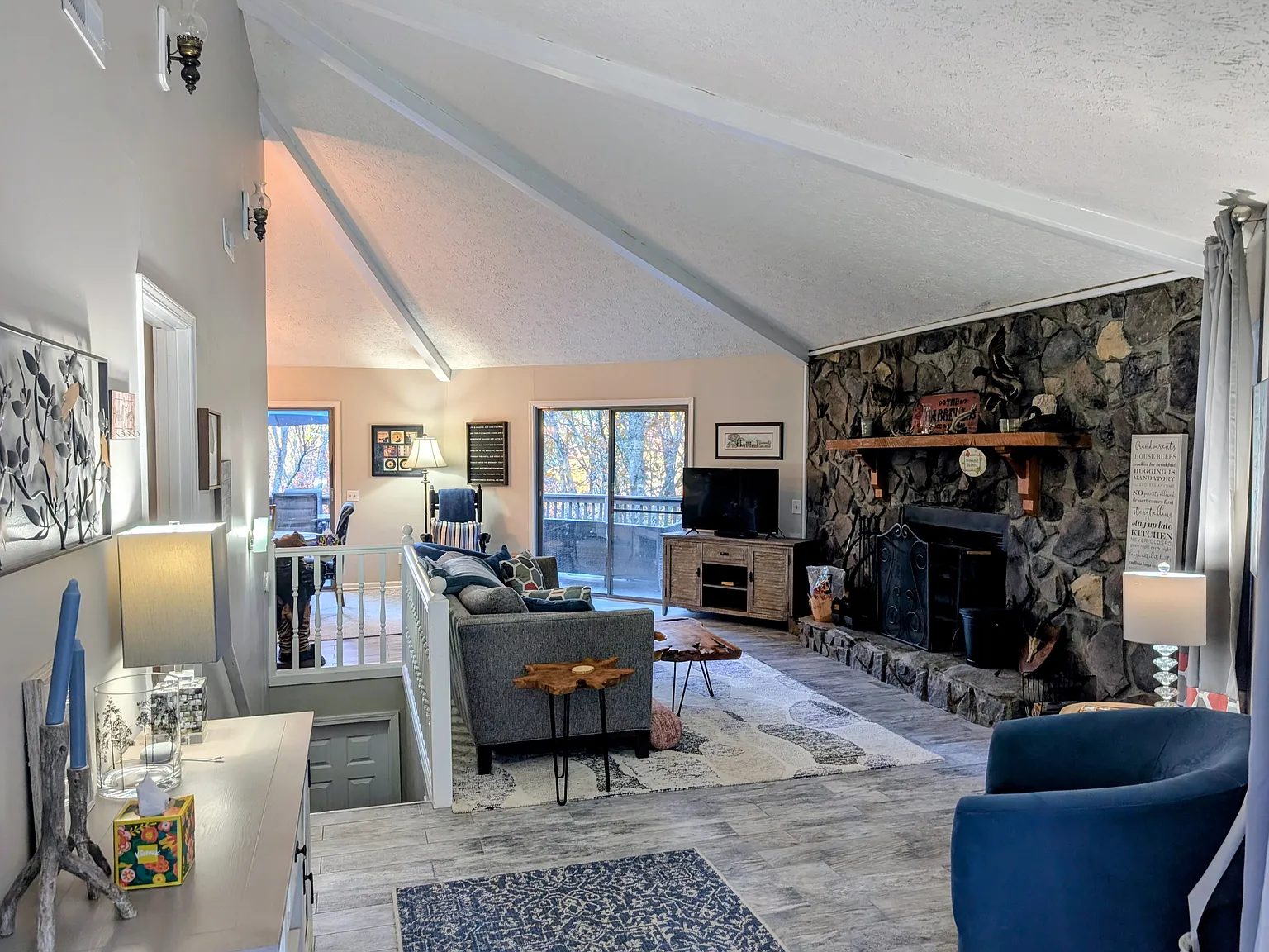 3 bed, 1912 sqft, $2,600 — Photo 3