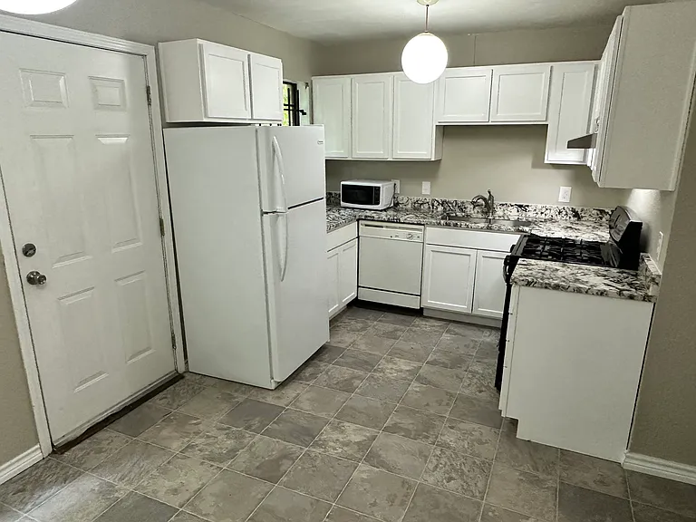 527 Tupelo Dr #100 — Photo 6