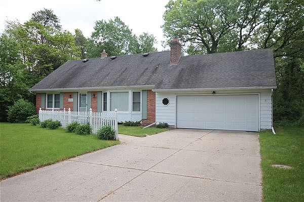 FRONT VIEW OF HOME