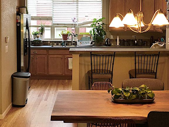 Level 2 kitchen and dining area