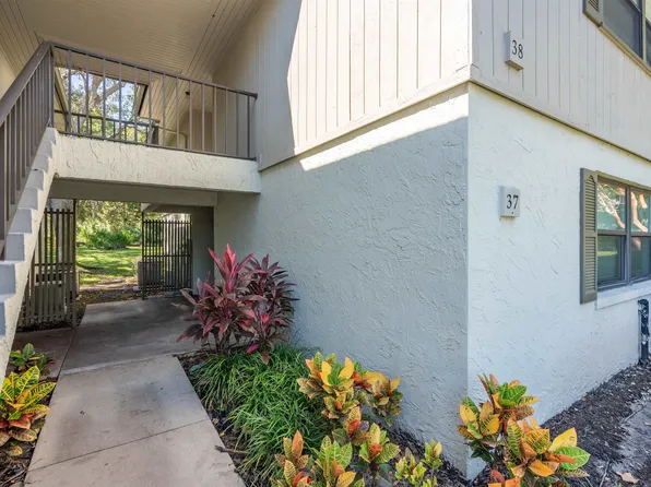 37 Tarragona Ct, Saint Augustine, FL 32086