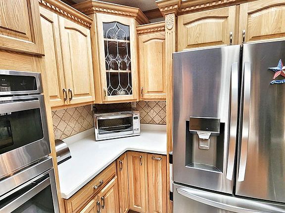 5th image of 1187 Gilbert Rd