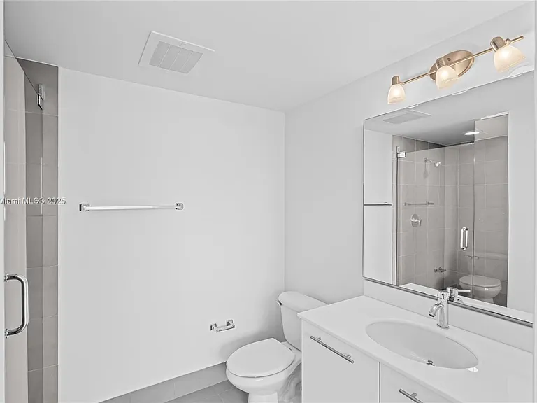 92 SW 3rd St #1 — Photo 7
