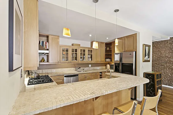 Sold by Compass | media 1