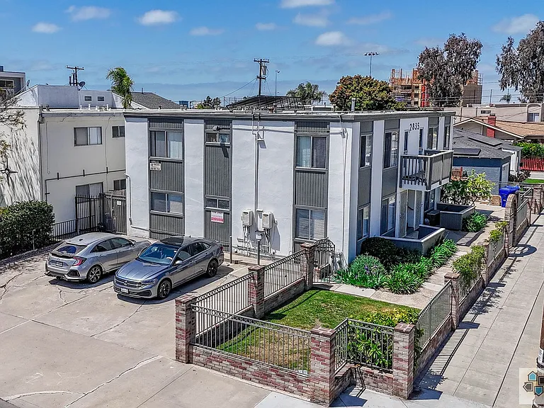 2835 Polk Ave — Photo 2
