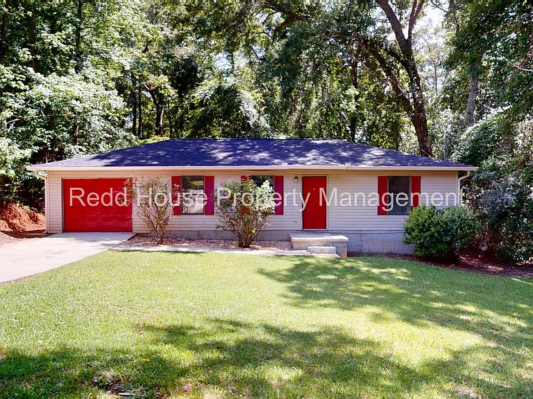 111 Oak Ridge Dr — Photo 3