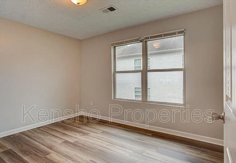 5302 Fairington Club Dr — Photo 11