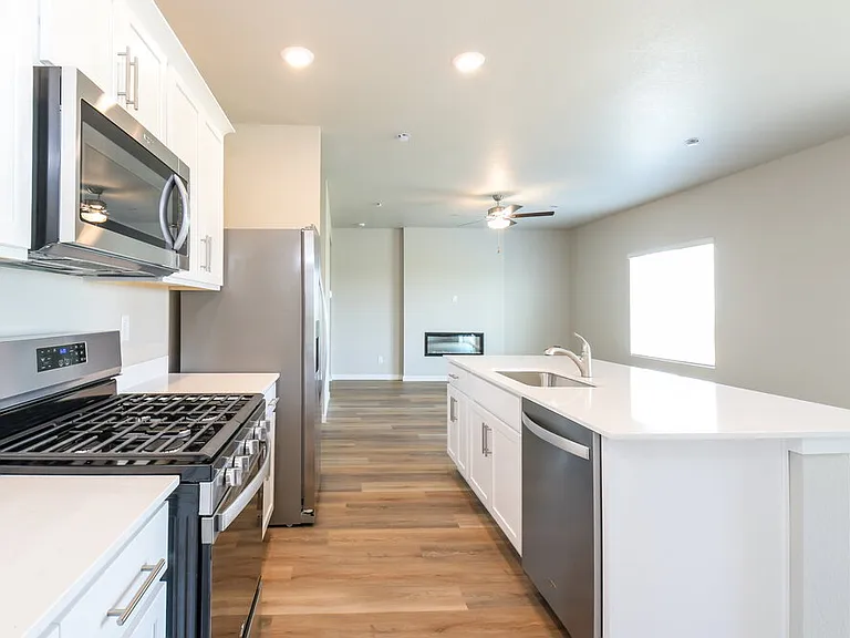 7332 Crystal Ave — Photo 8