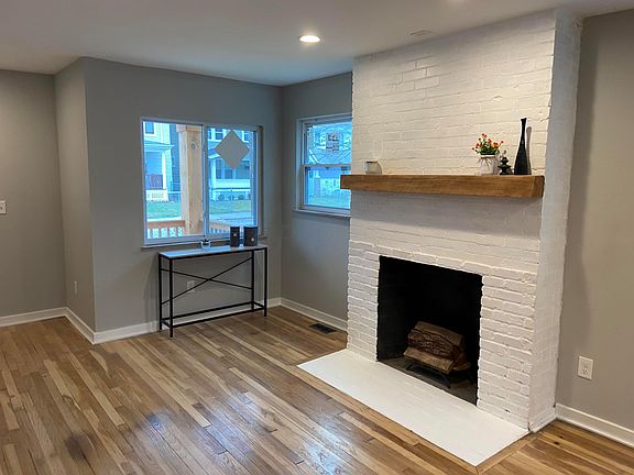 3rd image of 250 Brehl Ave