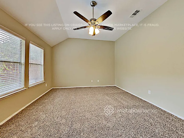 510 Maplewood Dr — Photo 12