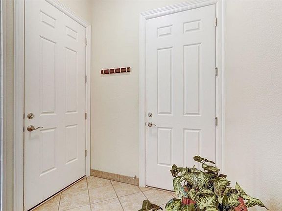 4th image of 5004 Arrowhead Dr