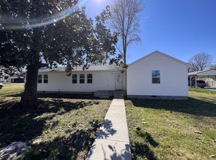 401 3rd Ave N, Decherd, TN 37324