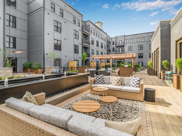 370 Carmelina Ave #314