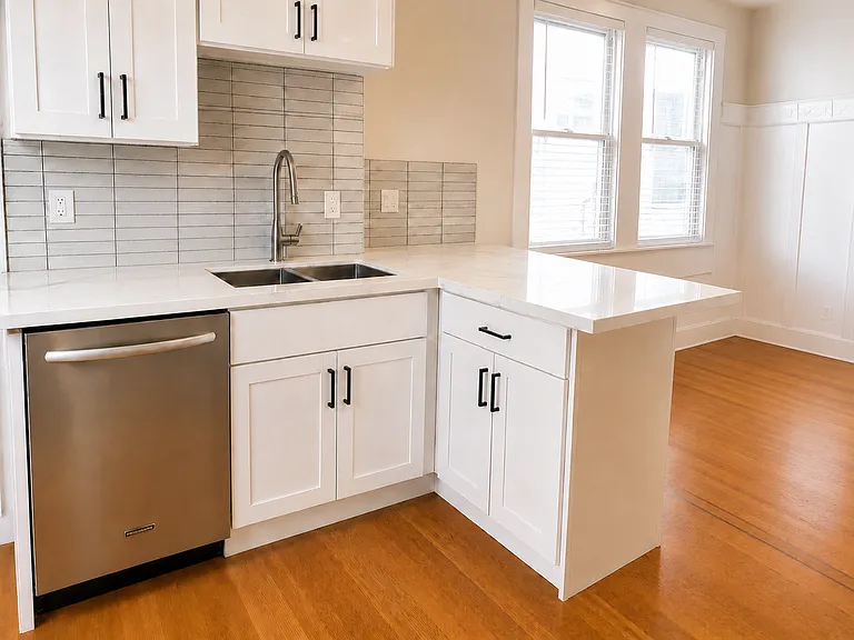 60 Sumner St #2 — Photo 4