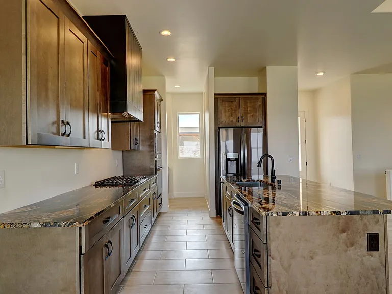 4021 Boardwalk Rd — Photo 32