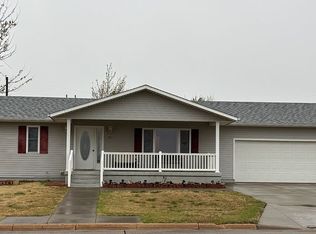817 S Sycamore St, Greensburg, KS 67054