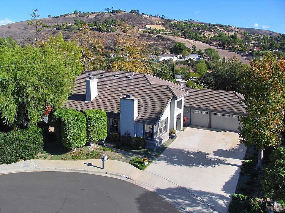 1st image of 1394 Oakridge Ct E