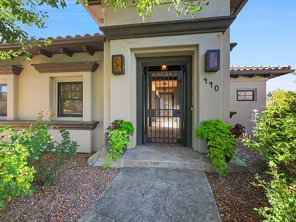 5th image of 440 High Pointe Cir