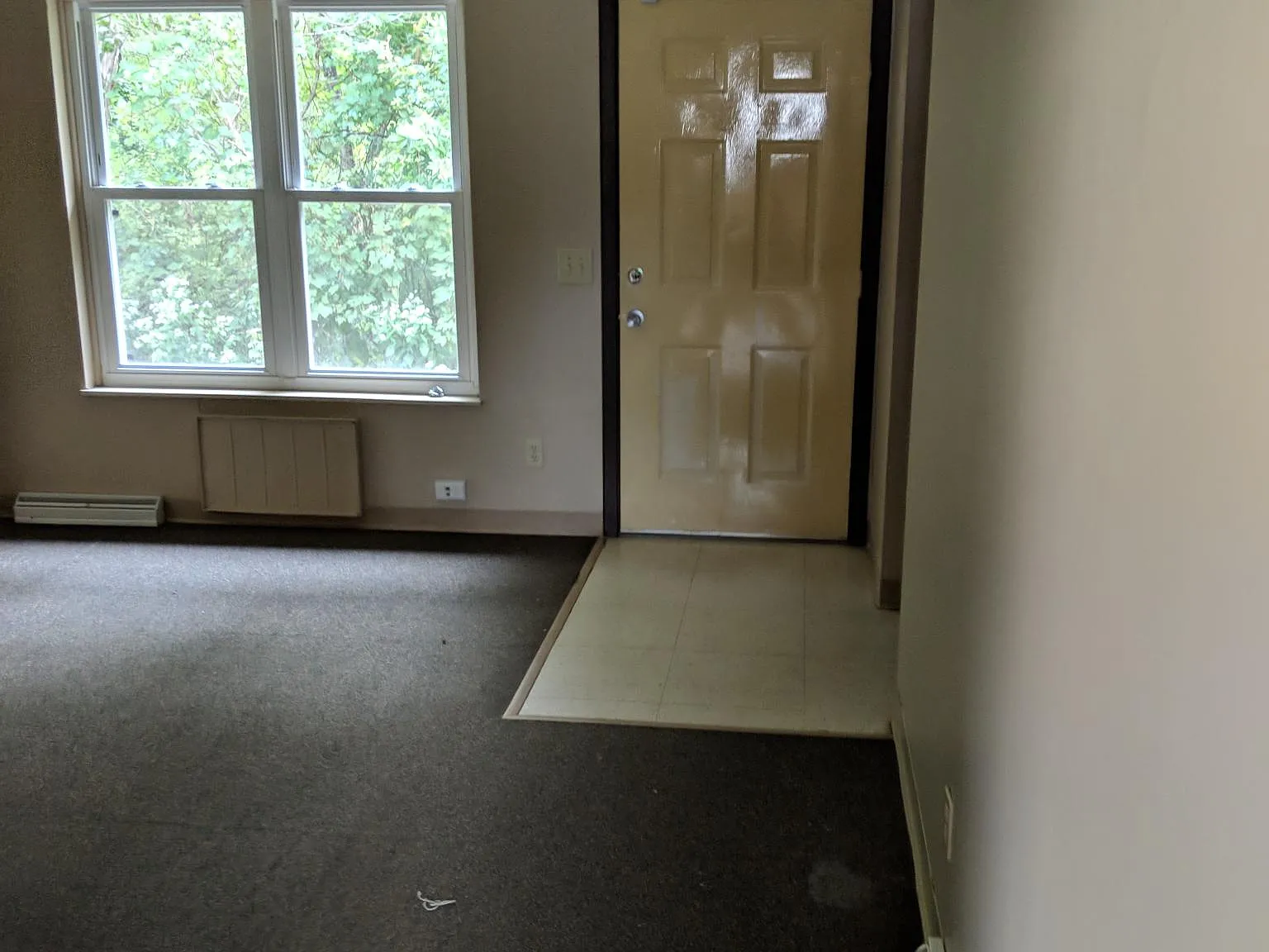 2 bed, 900 sqft, $749 — Photo 2