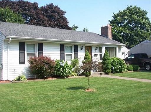 3rd image of 6 Larchwood Dr