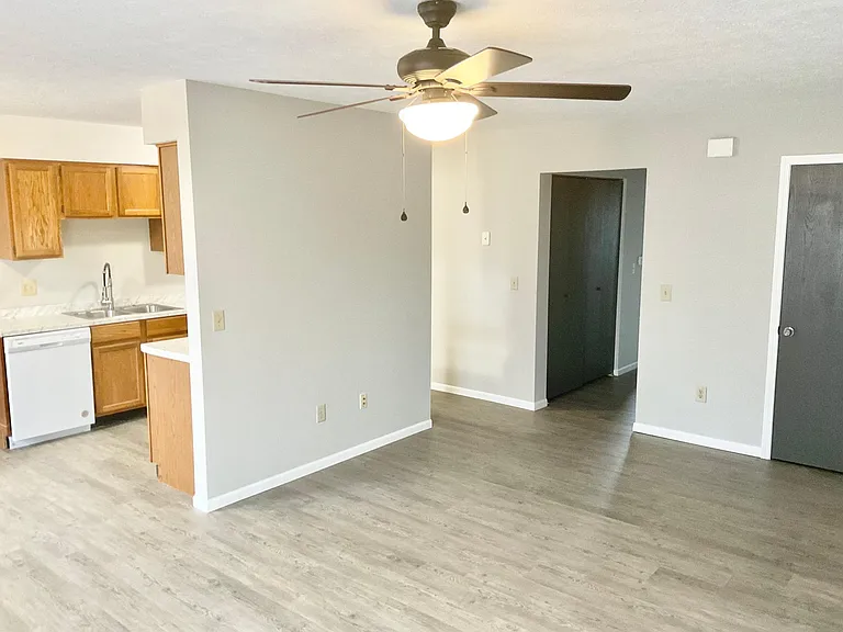 1815 Woodvine St #4 — Photo 3
