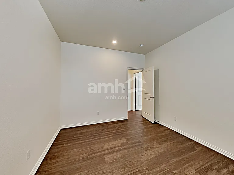 2733 Lillybrook Ln — Photo 18