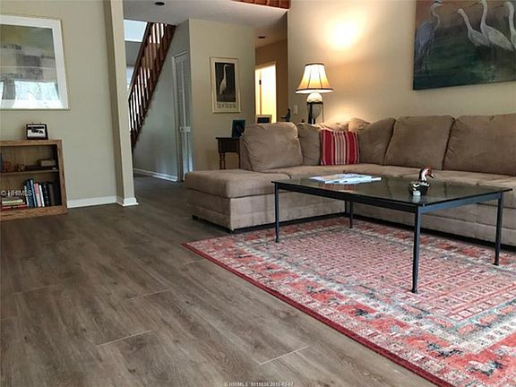 3rd image of 28 Winding Trail Ln