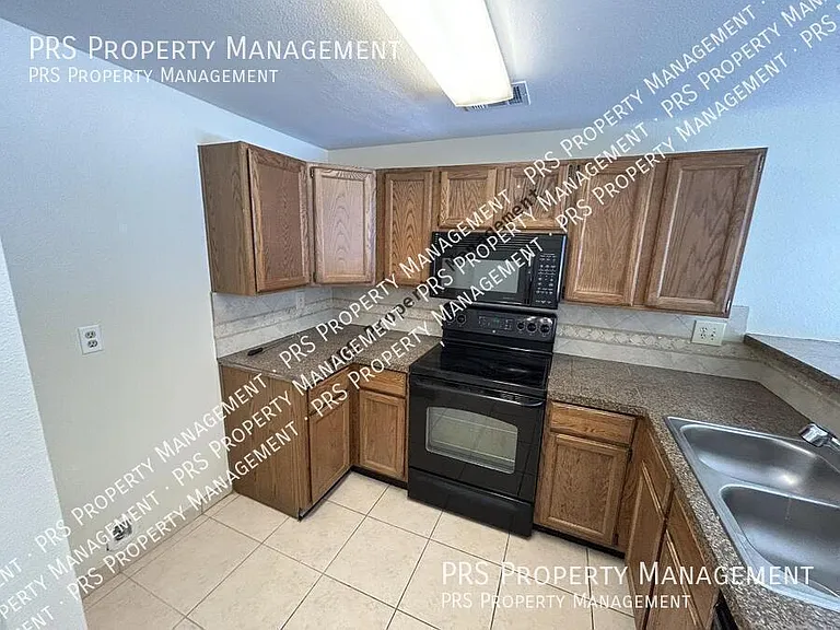 1762 W Colt Rd — Photo 14