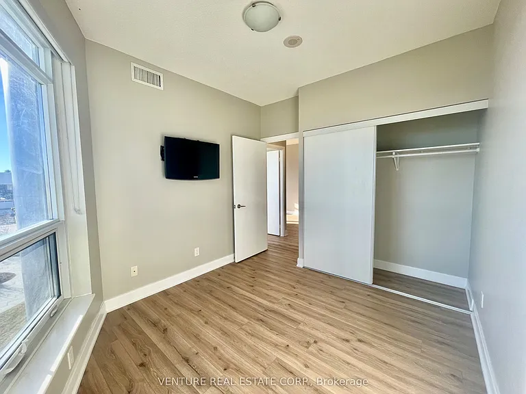 135 Village Green Sq #617 — Photo 17