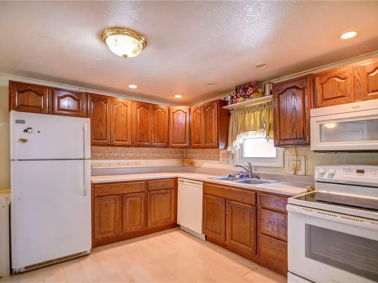 1739 N Gulick Ave — Photo 8