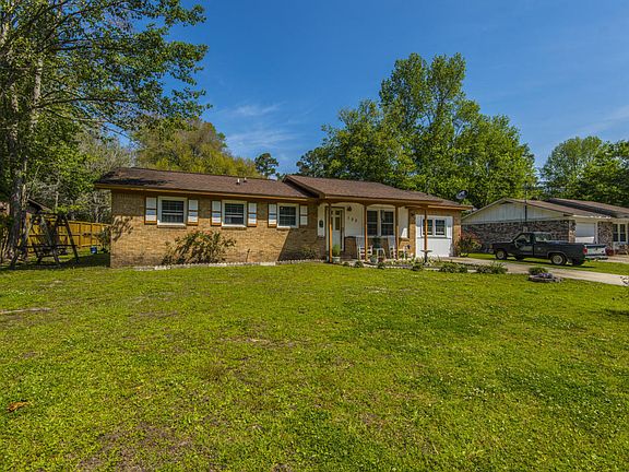 3rd image of 105 W Walnut Cir