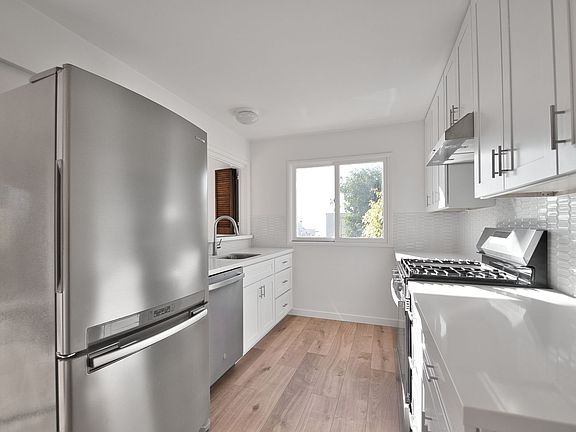 5th image of 2307 Crest Dr #2312