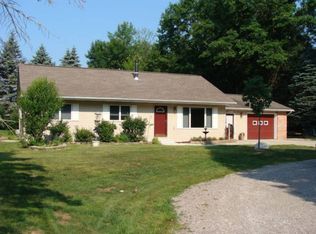 6811 Perrine Rd, Midland, MI 48642