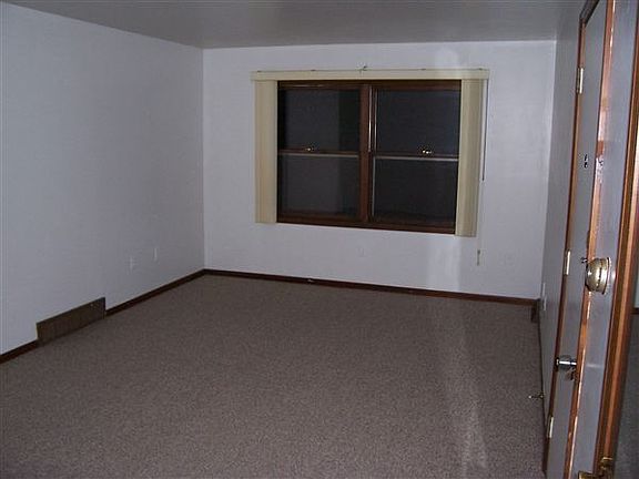 Large Family Room 12x16