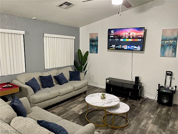 4th image of 2621 Mercy Dr