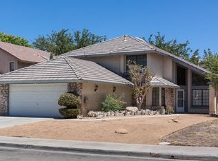 43218 Cottage Ln, Lancaster, CA 93536