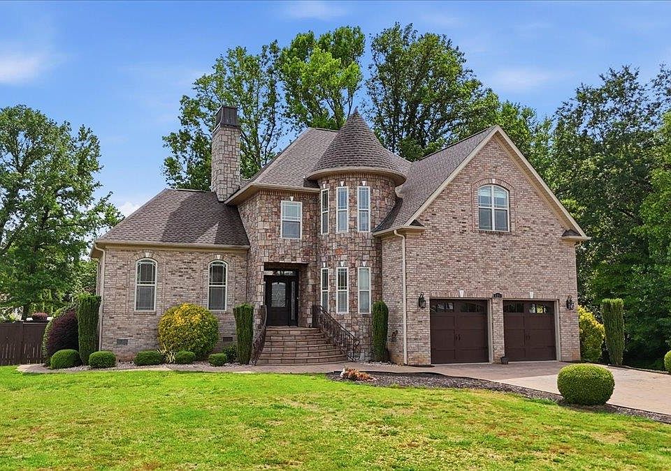 1st image of 429 Hunting Crest Ct